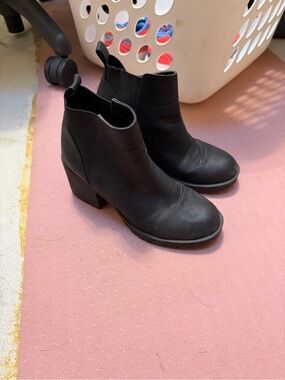 Dirty Laundry Black Chelsea Ankle Boots with Block Heel